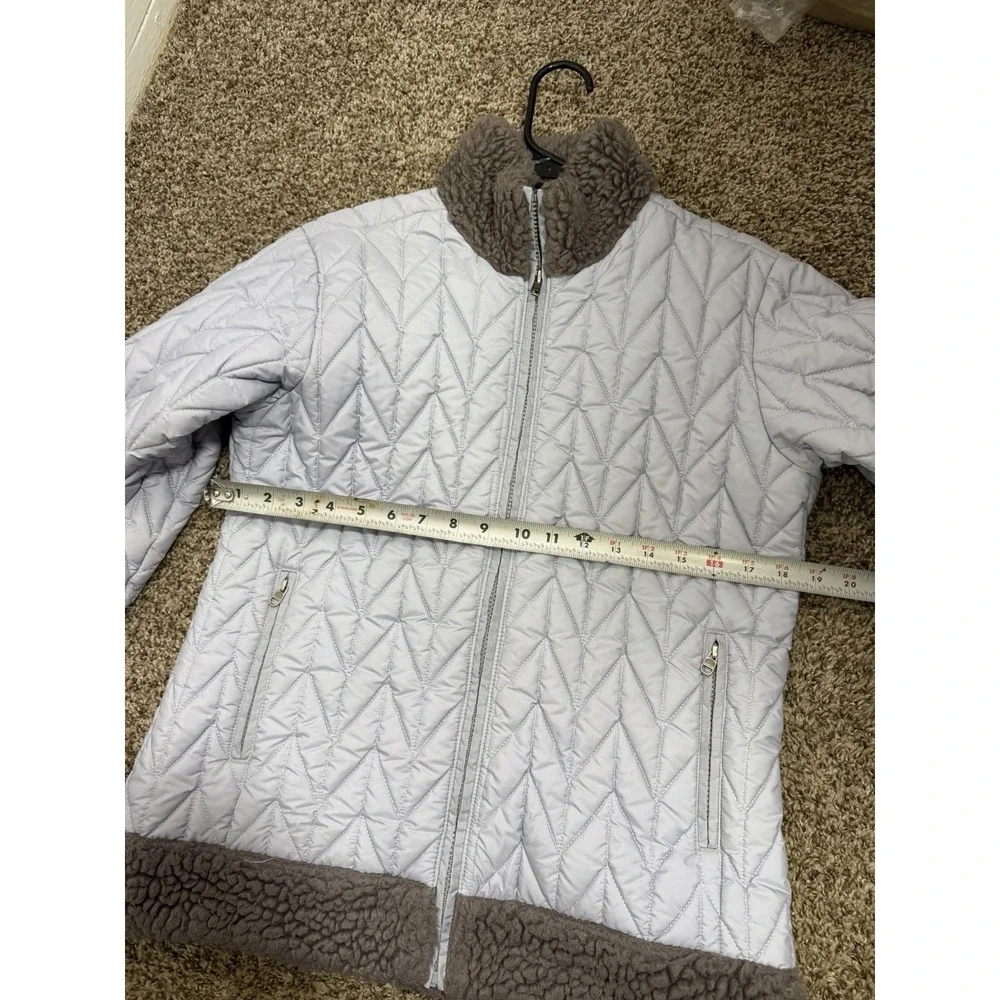WOMENS‎ PATAGONIA JACKET SIZE MEDIUM GRAY QUILTED WITH FLEECE COLLAR / CUFFS